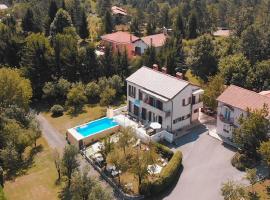 Guest House Surina App Surina's Green Holiday, viešbutis mieste Rupa