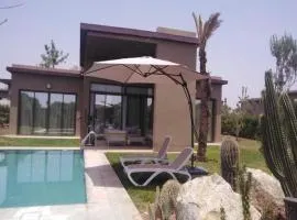 Palms Edge Villas avec Piscine & Jardin Privés