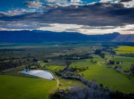 Fraaigelegen Farm - Home of ADHARA EVOO, hotell i Tulbagh