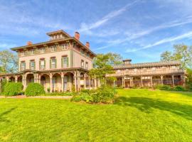 Southern Mansion, beach rental in Cape May