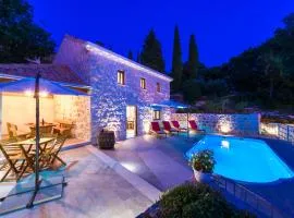 Holiday Home Marina - private swimming pool