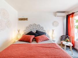 Studio centre ville avec parking, hotel em Sanary-sur-Mer