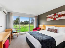 Quality Inn & Suites Traralgon: Traralgon şehrinde bir otel