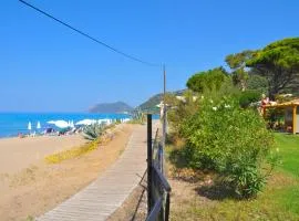 Beachfront holiday House “yannis” on Agios Gordios beach in Corfu