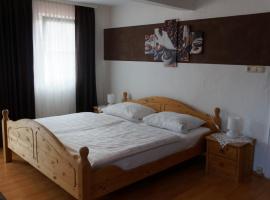 Pension Burger B&B, hotel with parking in Weibersbrunn