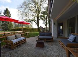 Holiday Home in Francorchamps with Private Garden, cabaña en Baronheid