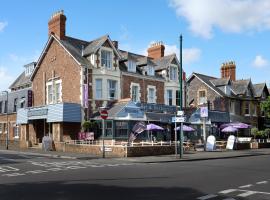 Stones Hotel and Bar