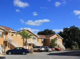 Golf Retreat, Walk To The Course Condo