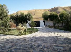 BELLE MAISON AU COEUR DES MONTAGNES DE TAZA à moins de 10 minutes de l'AGORA PARK, villa en Taza