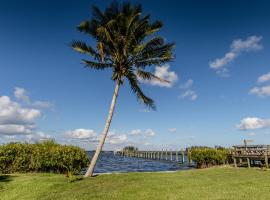 Island View Cottages Sebastian, hotel dicht bij: Luchthaven Vero Beach Municipal - VRB, Sebastian