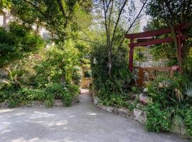 Jardin et bambous, studio cosy, classé 2 étoiles, hotel en Marseillan