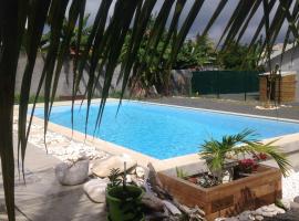 Chambre d'hôte Coeur-CoCo piscine, bed and breakfast en Saint-François