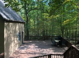 Cozy Cottage at Saw Creek, holiday rental in Bushkill