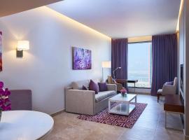 Mercure Dubai Barsha Heights Hotel Suites And Apartments, hotel di Dubai