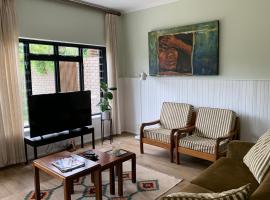 Ambiente Guest House, feriebolig i Knysna