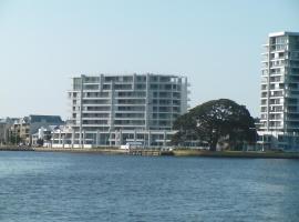 The Point Mandurah Apartment, hotel in Mandurah