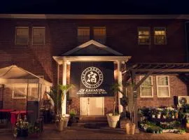 IZA Kamakura Guest House and Bar