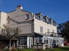 Great Trethew Hotel - Self Catering Lodges - Bar & Restaurant, luxury hotel in Liskeard
