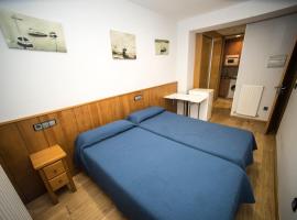 Hostal Caballeros, guest house in Soria