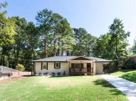 Lavish Living - 8 mins from Braves Stadium w/King