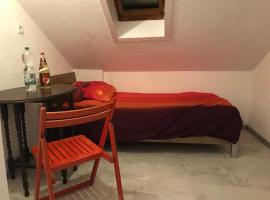 Cozy Room in Ludwigsburg, hotel with parking in Ludwigsburg