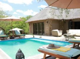 Luvivane Luxury Villa & Cottage, hotell i Marloth Park