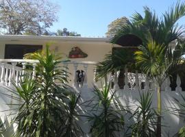 Hibiscus House Bed and Breakfast, hotell i Contadora