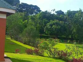 Philo Leisure Gardens – hotel w mieście Kalangala