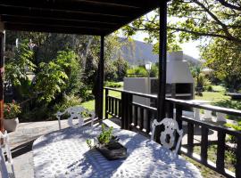 Tsitsikamma Gardens Self-Catering Cottages - Cottage #2, appartement in Sanddrif