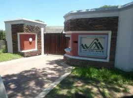 Lake Sands Manor