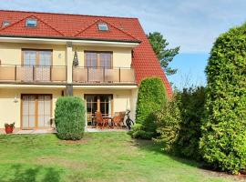 Ferienwohnung Gartentraum mit tollem Rasengarten, hotel in Ostseebad Karlshagen