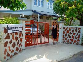 Ban Soi San Sook Homestay, hotel in Songkhla