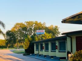 Lakeside Inn and Cafe, hotel with parking in Saint Cloud