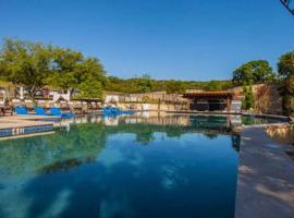 Relaxing Retreat + Pool + Gym &ndash; obiekty na wynajem sezonowy w mieście San Antonio