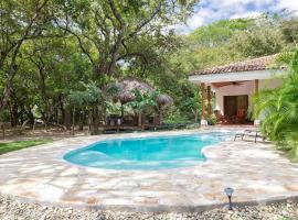 Zen Casita near Playa Colorado!, holiday rental in Tola