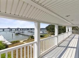 Water Front Delight On The Bay Home, holiday rental in Norfolk