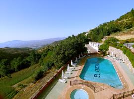 Turismo Rural & SPA El Cercado, hotell i Bérchules