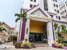 Ayothaya Riverside Hotel, hotel en Phra Nakhon Si Ayutthaya