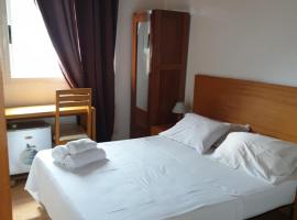 Residencial Mira Rio, hotel con estacionamiento en Santo Ant&oacute;nio