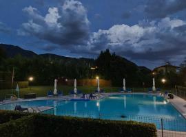 Aurelia Rta Detta il Cascinale – hotel dla rodzin w mieście Montignoso