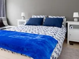 Comfortable Bed, 10 min walk to center