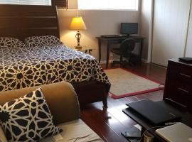 Woodland Hills BEST Priced Room, hotel s parkiriščem v mestu Woodland Hills