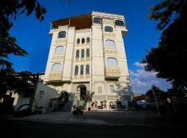 Hotel Ratangarh Palace, hotel u četvrti Ajmer Road, Džajpur