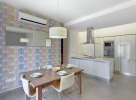 Cozy 1 BR Apartment in St Julians, Best Location, hotel en Tal-Franċiż