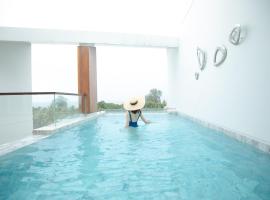 Luksusa viesnīca Veranda Pool Suite pilsētā Čaāma