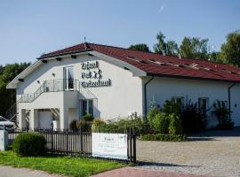 Zajazd Pod Gwiazdami, hotelli kohteessa Lublin lähellä maamerkkiä Zemborzyckijärvi