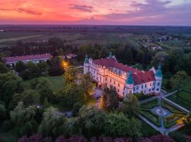 Zamek w Baranowie Sandomierskim, kæledyrsvenligt hotel i Baranów Sandomierski