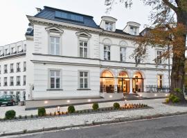 Red Baron Hotel & Restaurant – hotel w pobliżu miejsca Zamek Książ w Świdnicy