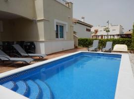 2-bedroom Villa with pool, hotel a Mar Menor golfklub környékén Torre-Pachecóban