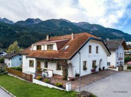 Haus Arnold - Privatzimmer und Ferienwohnungen, hotel a Sillian
